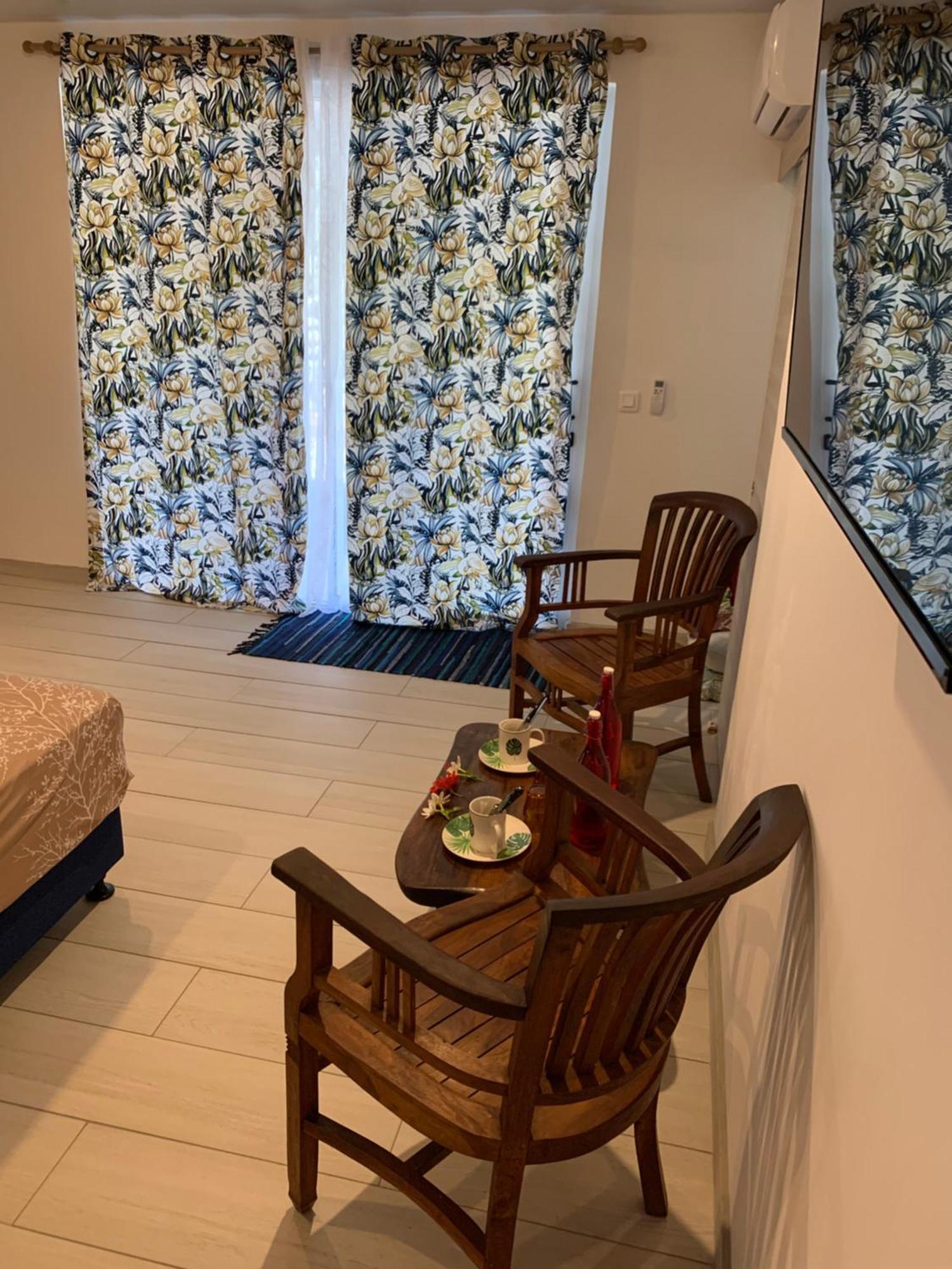 A Tomo Mai Homestay, Close To Airport, Private Bathroom Free Parking And Wifi With High Connection And Breakfast Optional 帕皮提 外观 照片