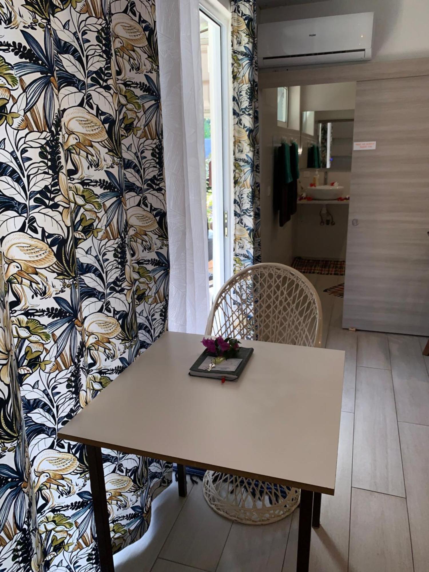 A Tomo Mai Homestay, Close To Airport, Private Bathroom Free Parking And Wifi With High Connection And Breakfast Optional 帕皮提 外观 照片